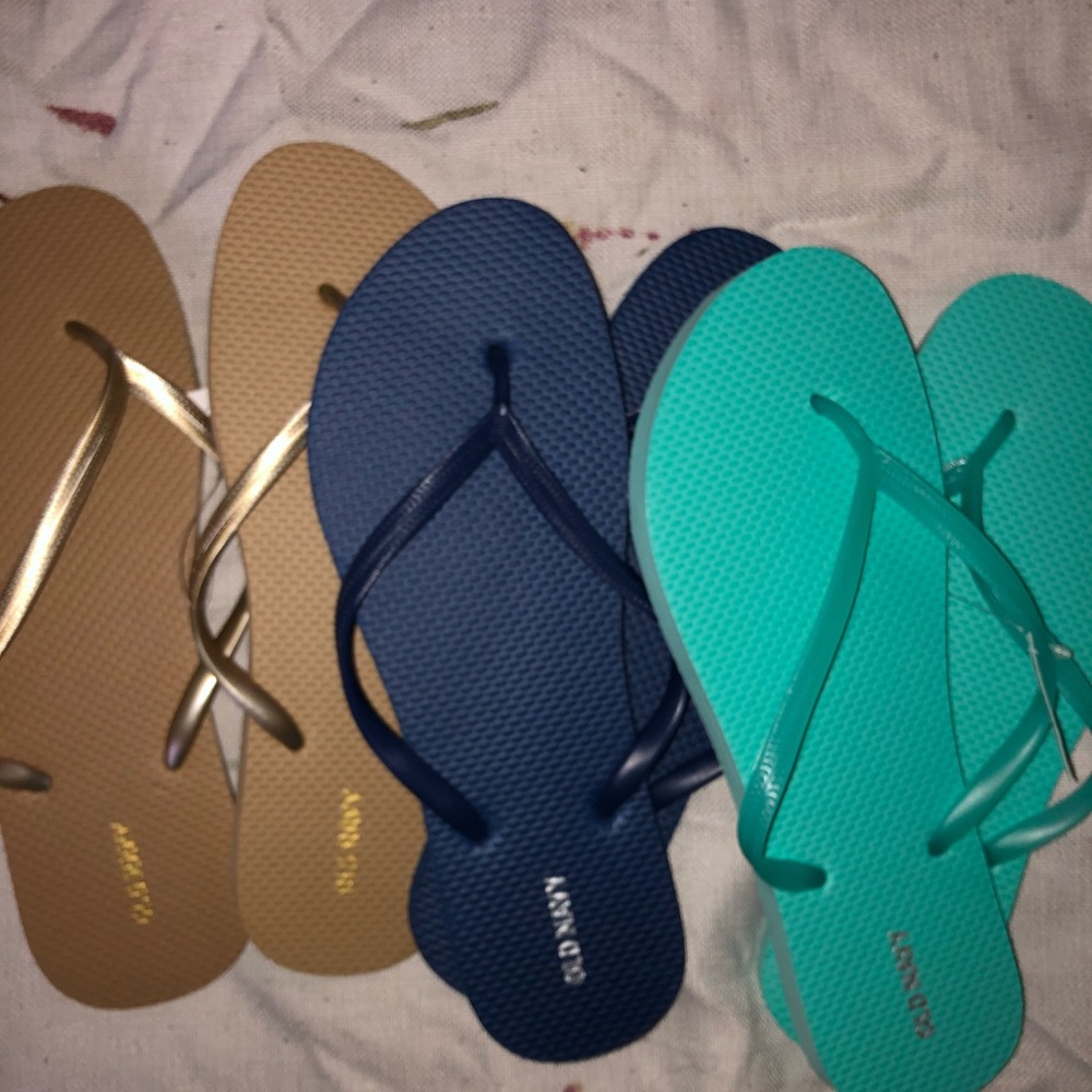 old navy flip flops